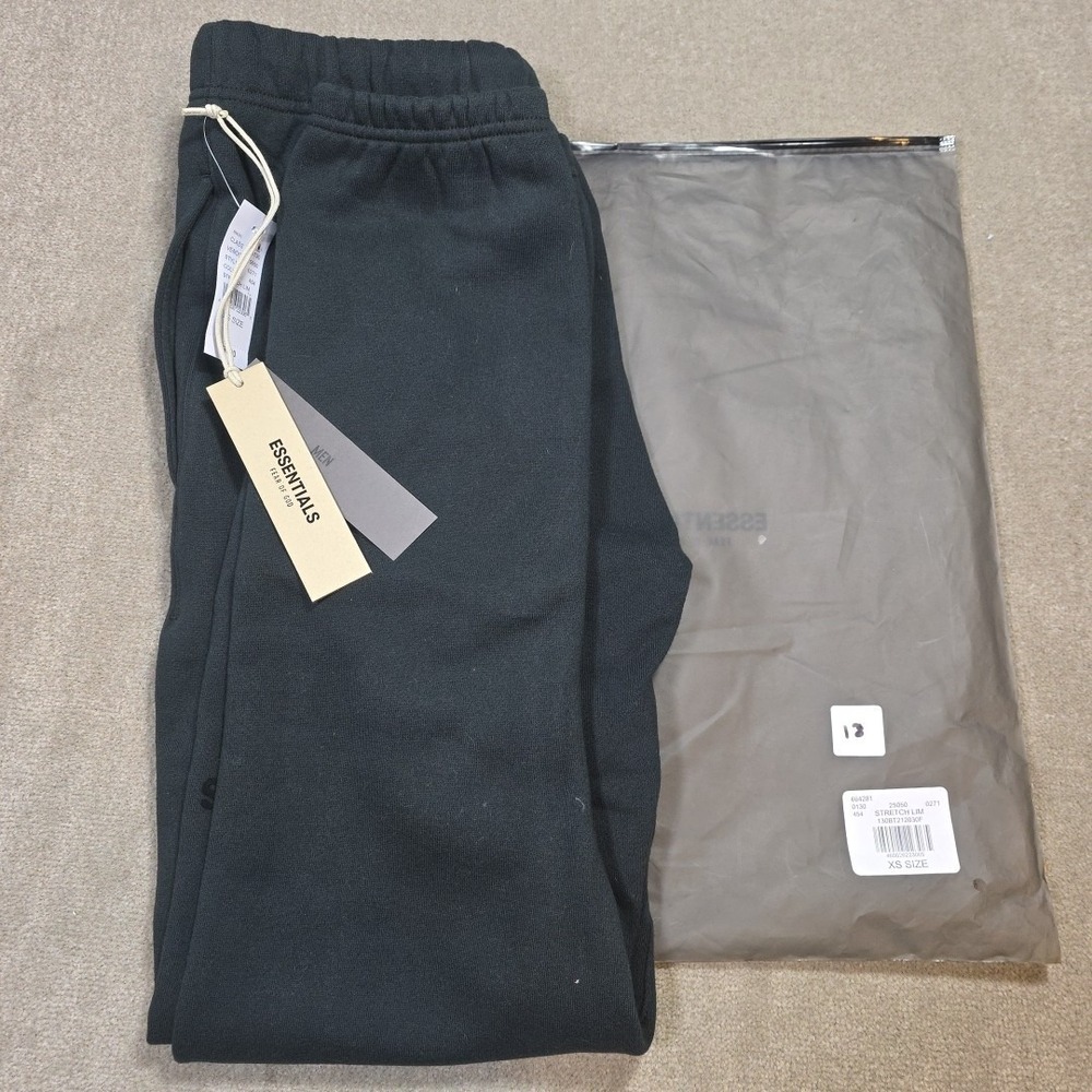 Fear of God Essentials Men's Black Fleece Logo Drawstring Sweatpants Size XS